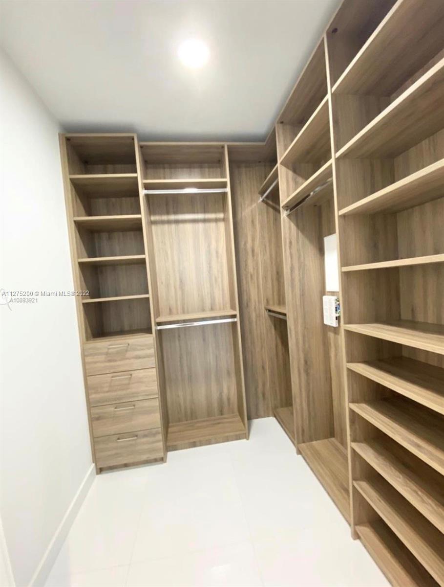 851 NE 1st Ave # 3609