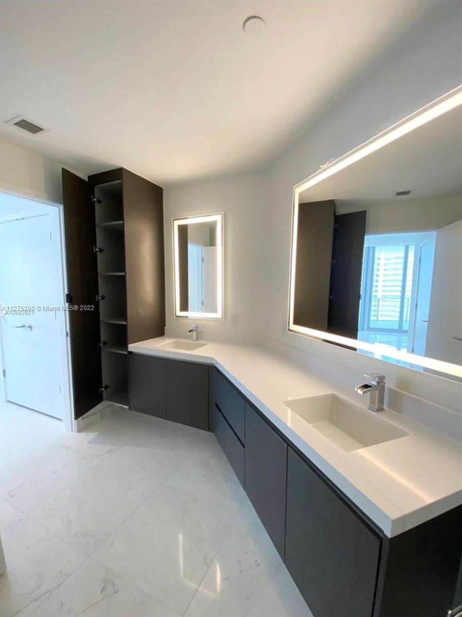 851 NE 1st Ave # 3609