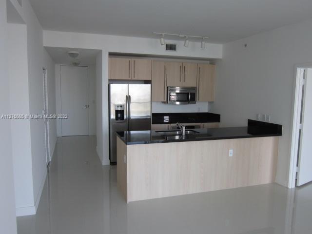 79 SW 12 ST Unit: 3310-S