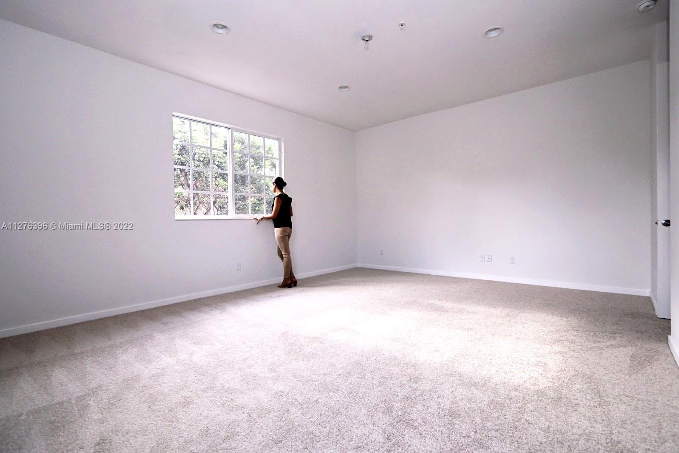 2579 SW 81 # 2575