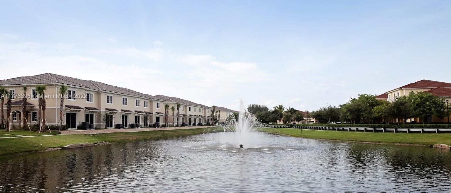 2579 SW 81 # 2575