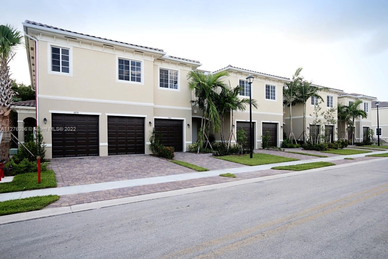 2579 SW 81 # 2575