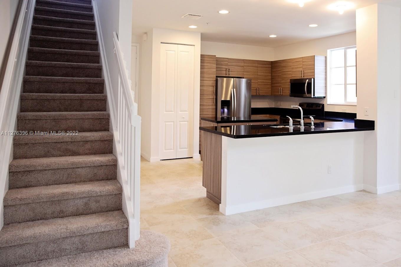2579 SW 81 # 2575