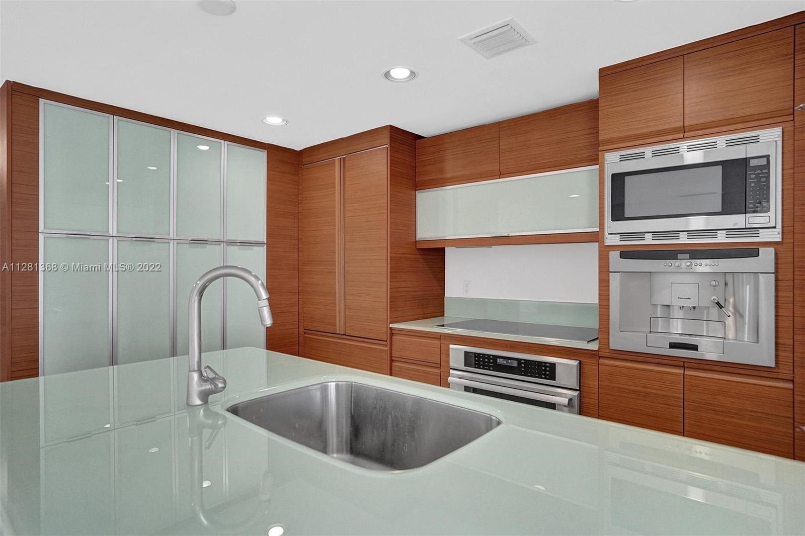 5875 Collins Ave # 1803