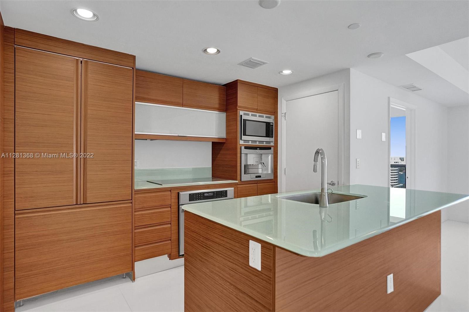 5875 Collins Ave # 1803