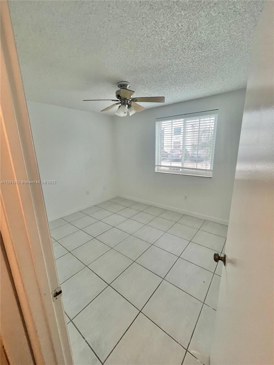 1042 Adams Ave # k