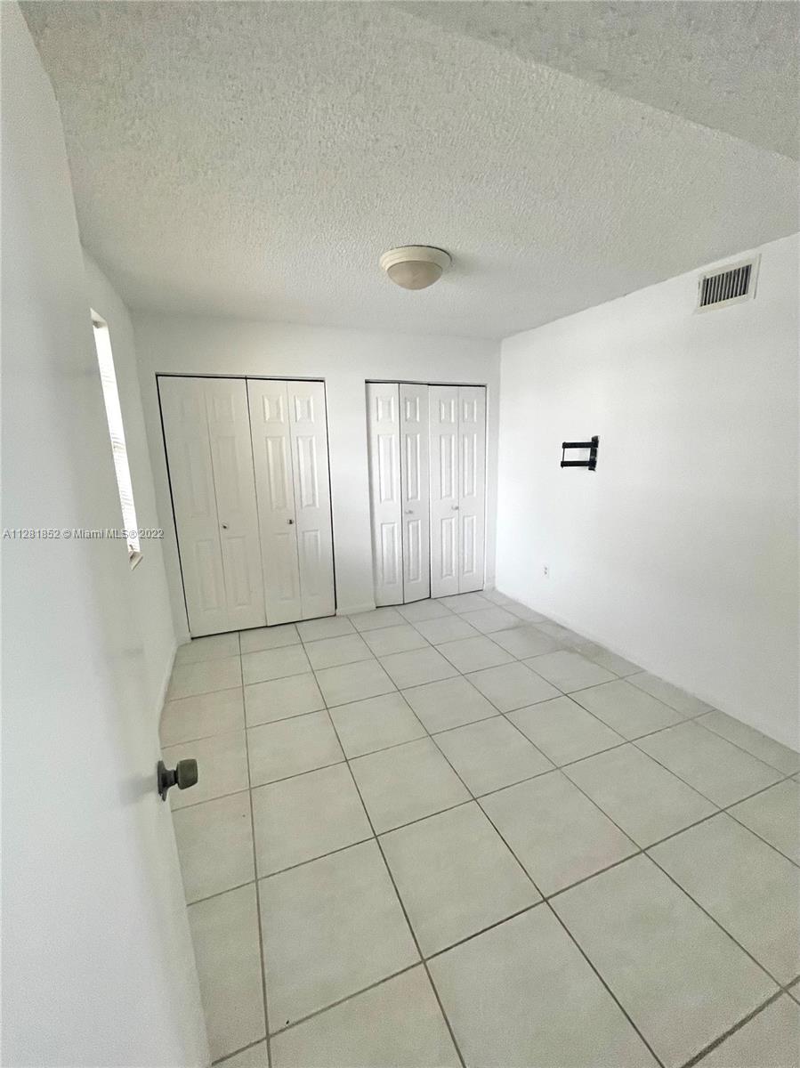 1042 Adams Ave # k