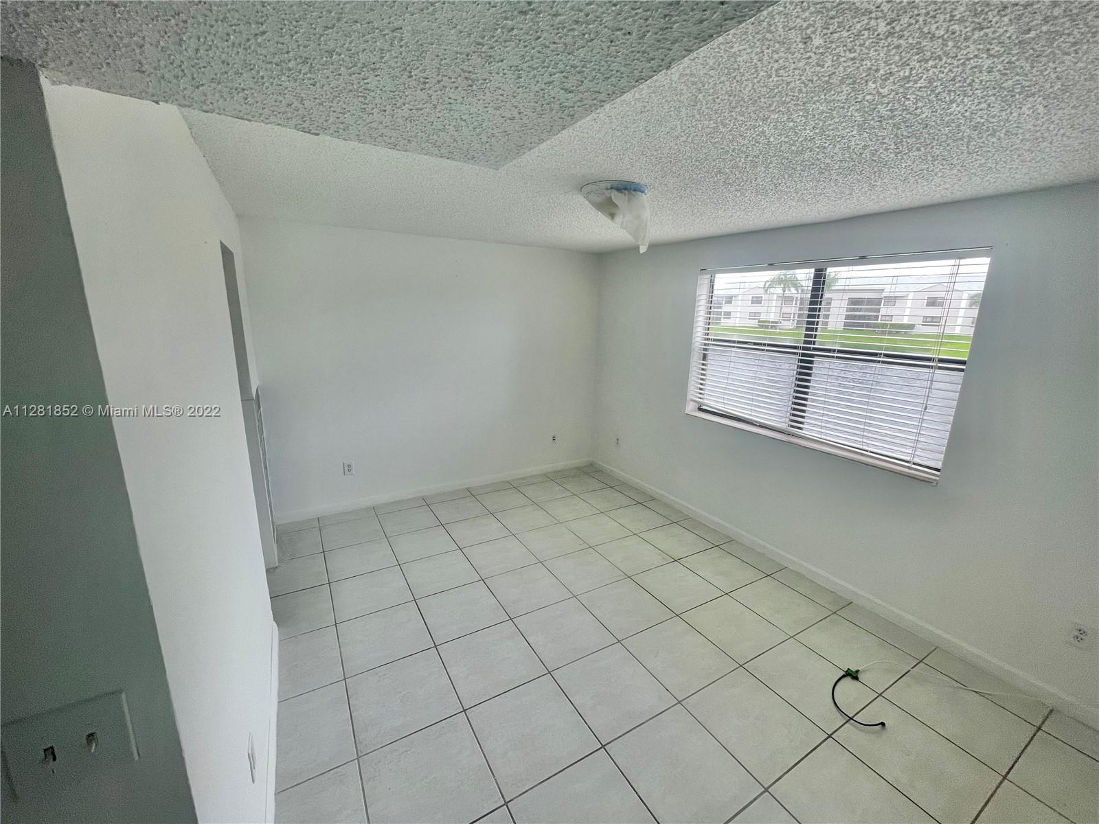 1042 Adams Ave # k