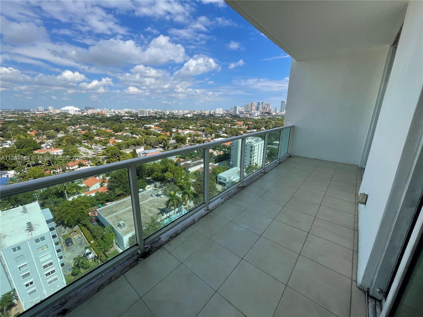 2525 SW 3 # 1505