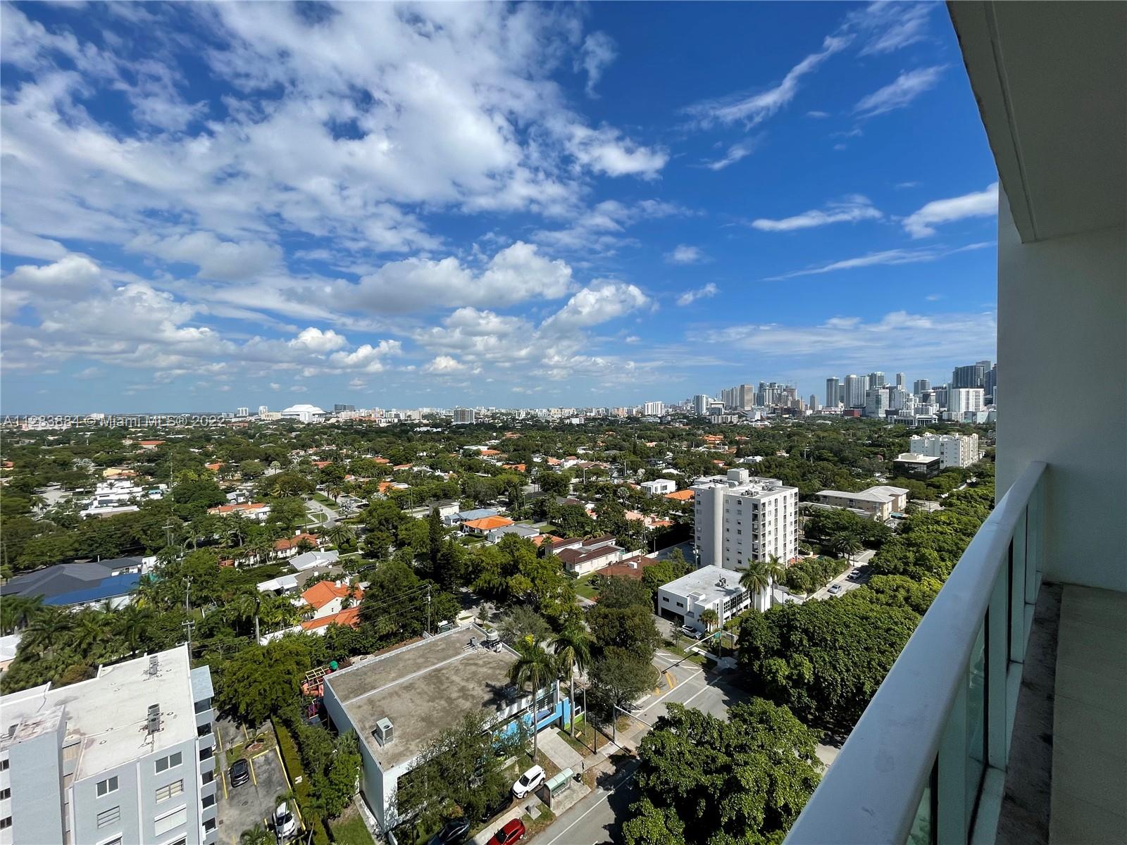 2525 SW 3 # 1505