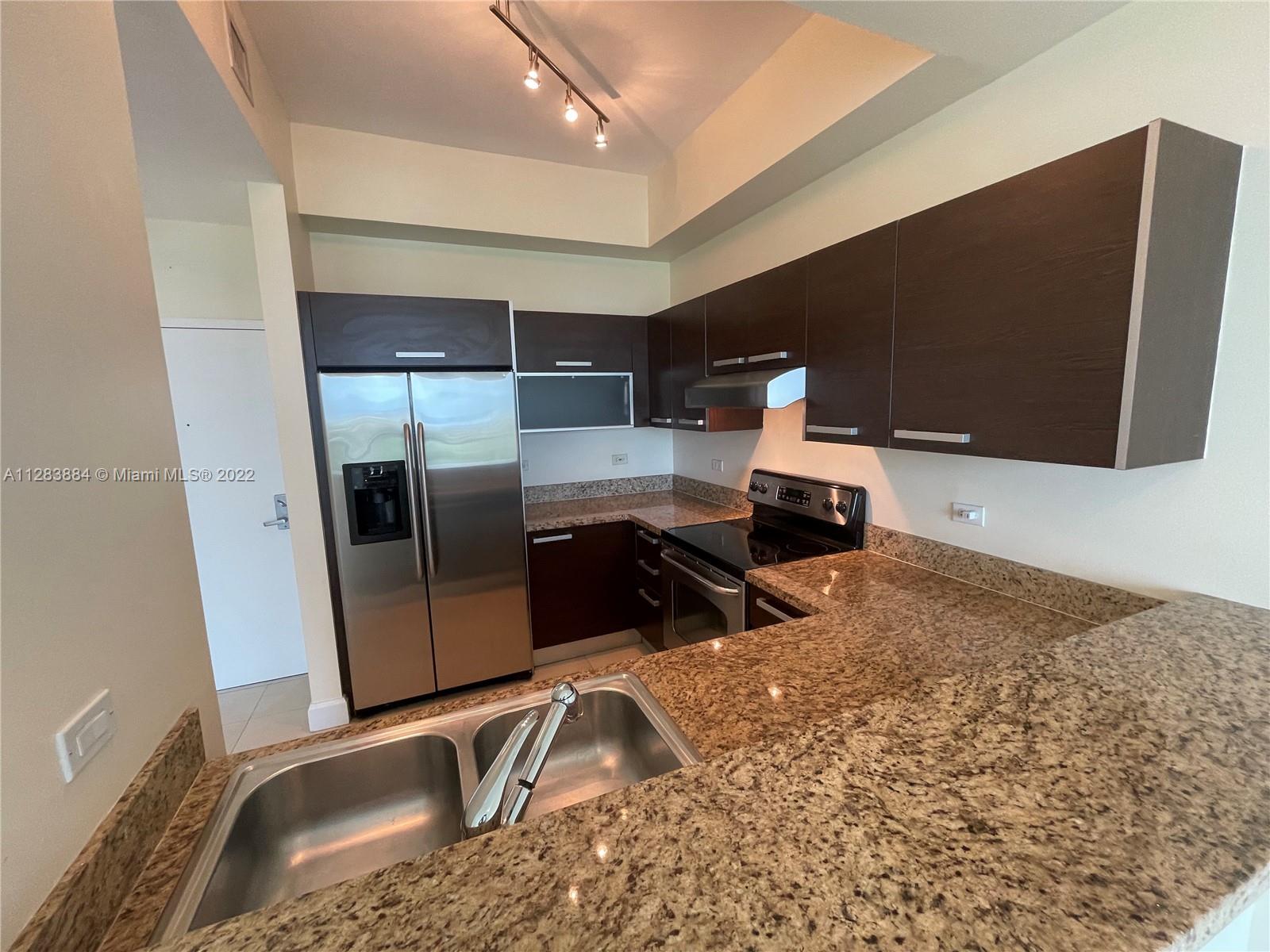 2525 SW 3 # 1505