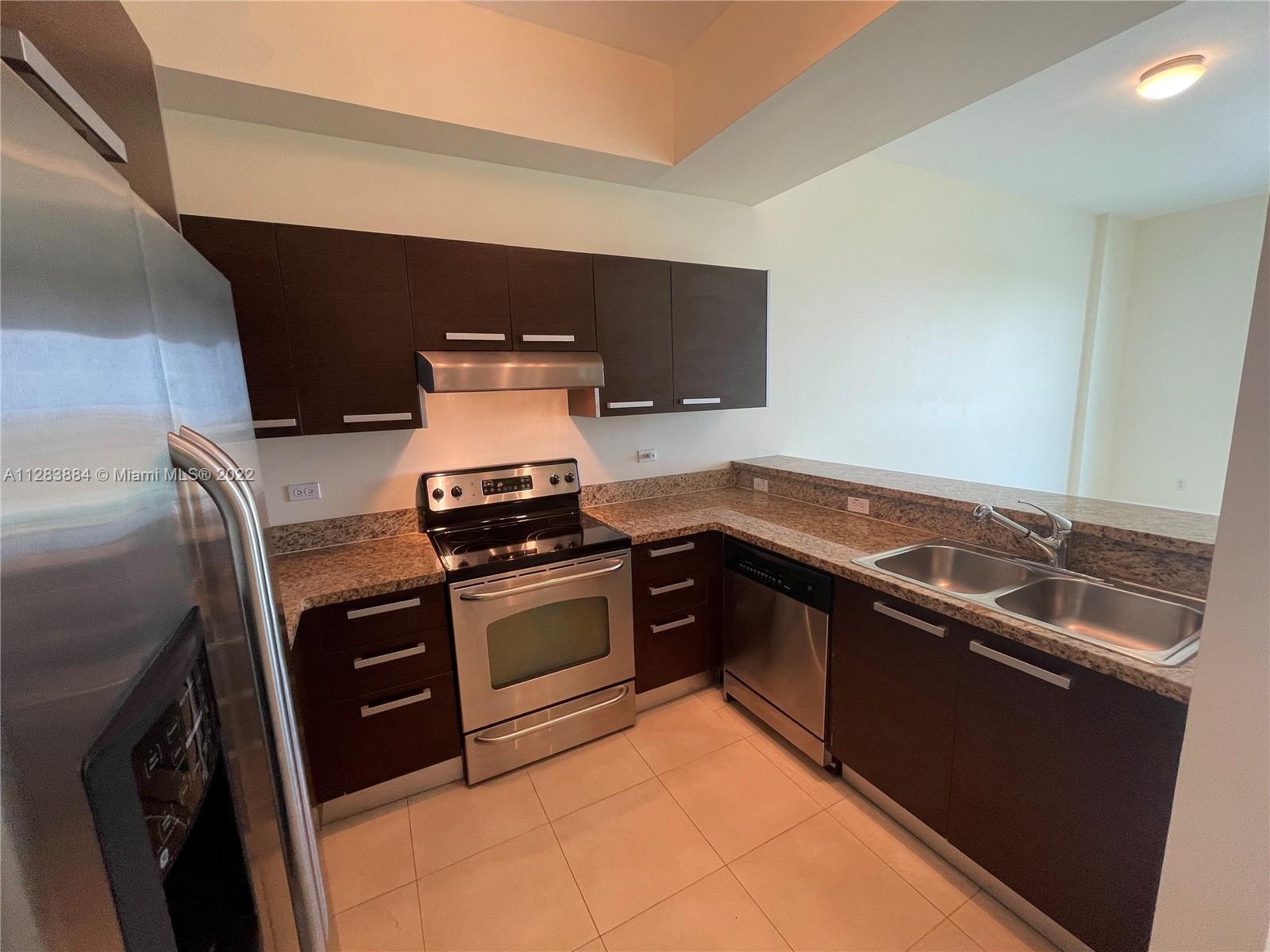 2525 SW 3 # 1505