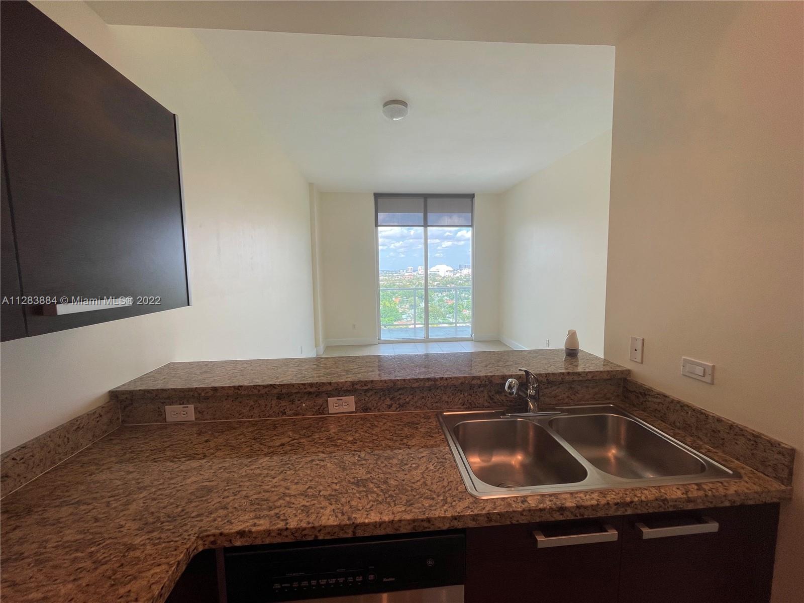 2525 SW 3 # 1505