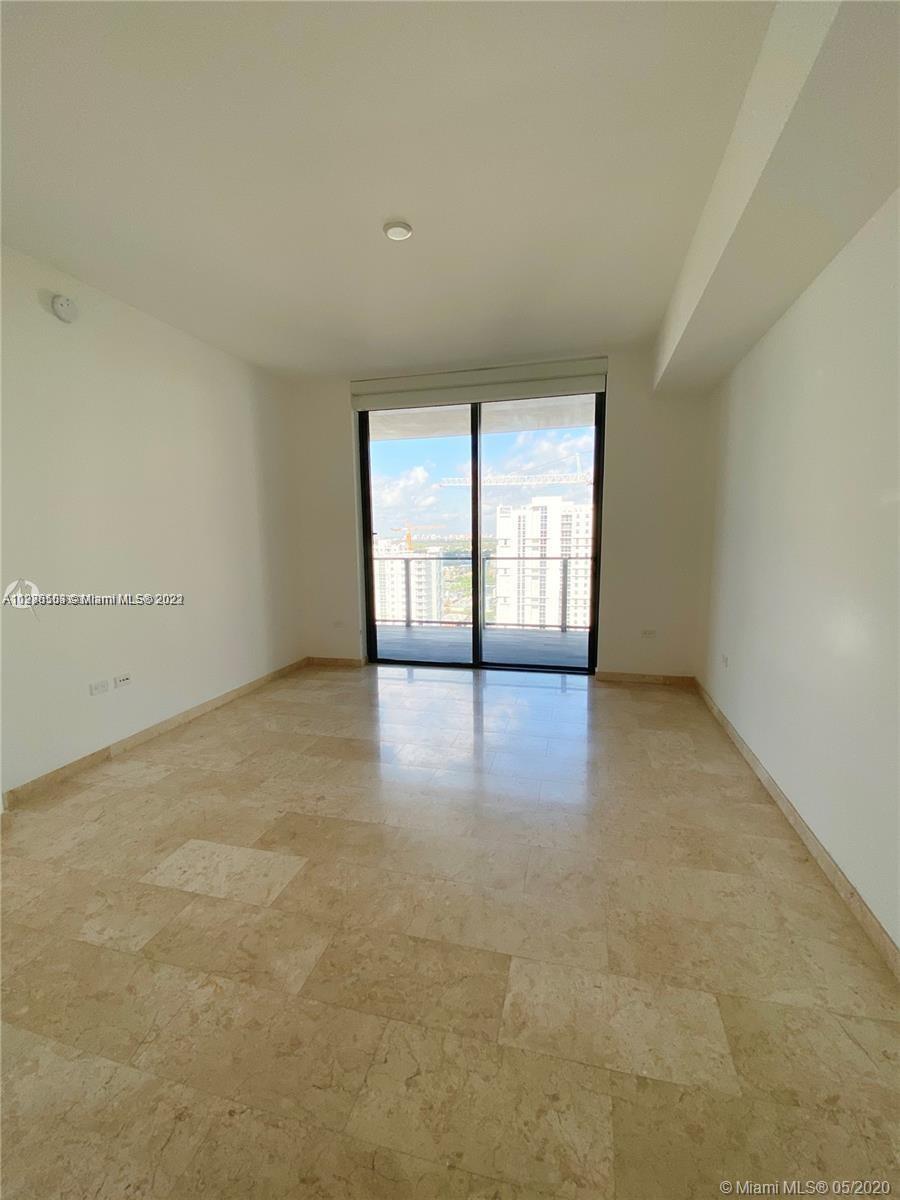 88 SW 7th St # 1404