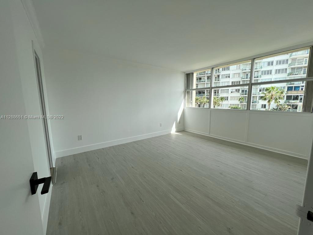 1420 Brickell Bay Dr # 301A