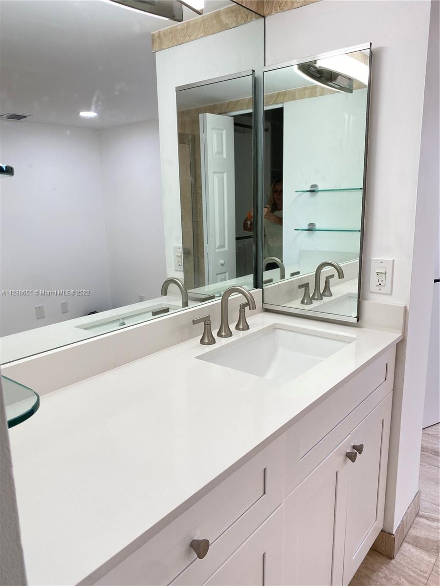1420 Brickell Bay Dr # 301A