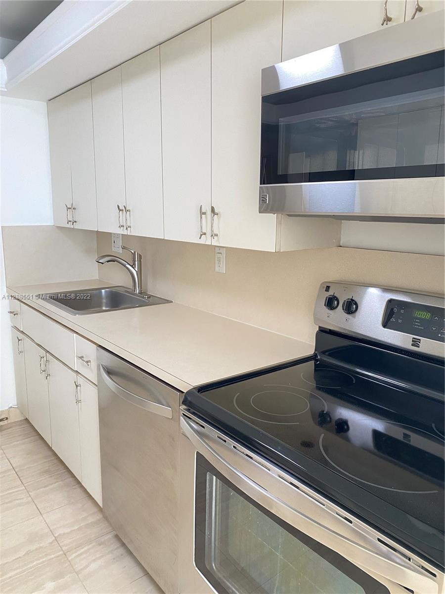 1420 Brickell Bay Dr # 301A