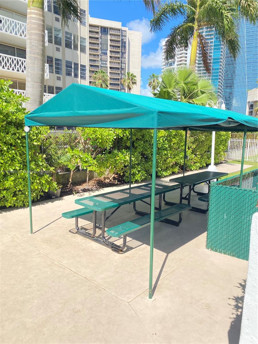 1420 Brickell Bay Dr # 301A