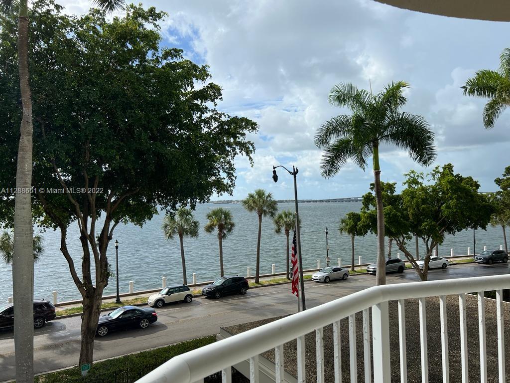 1420 Brickell Bay Dr # 301A