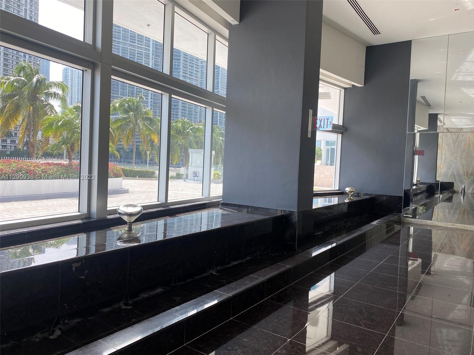 325 S Biscayne Blvd # 1520