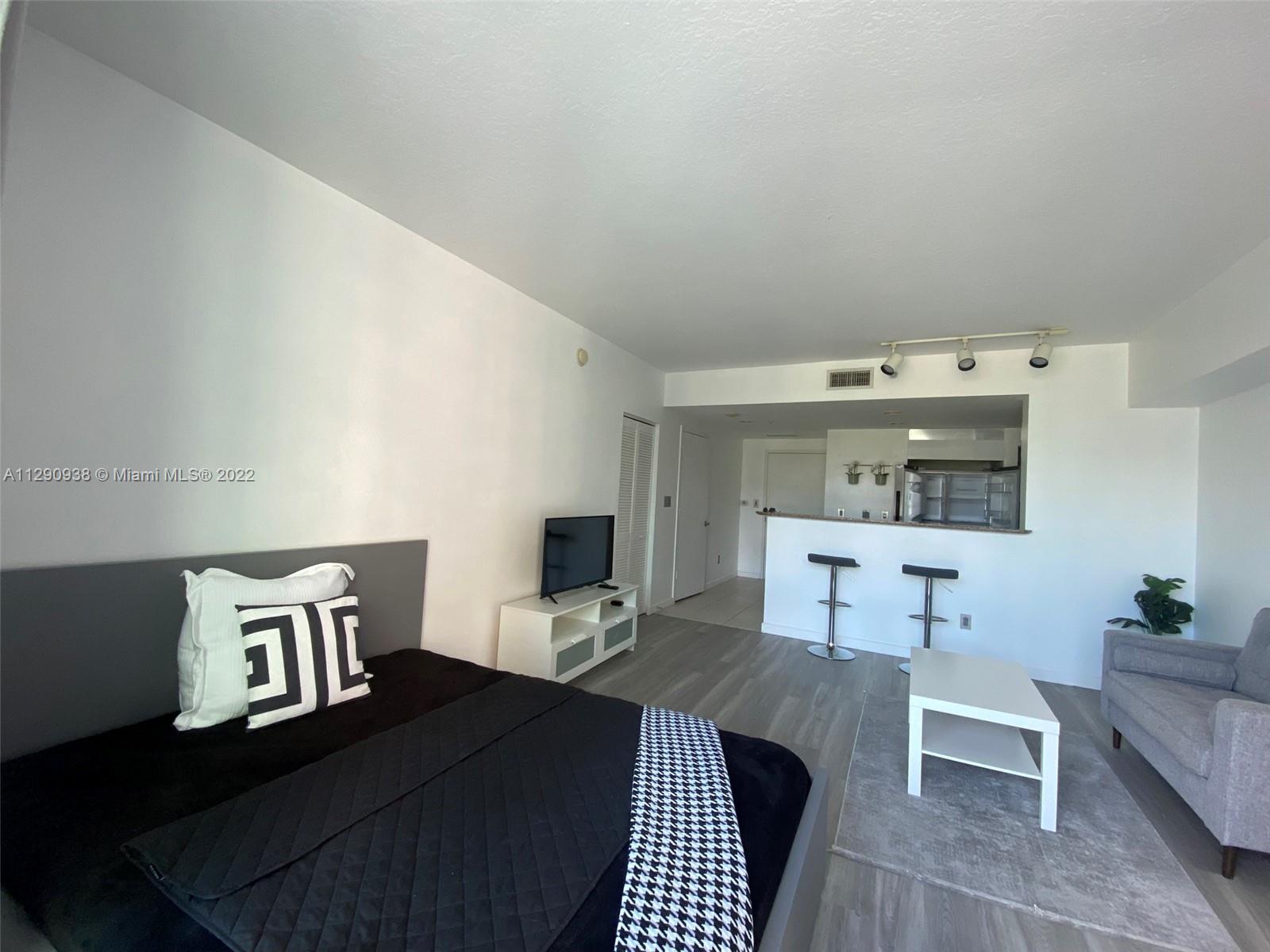 325 S Biscayne Blvd # 1520