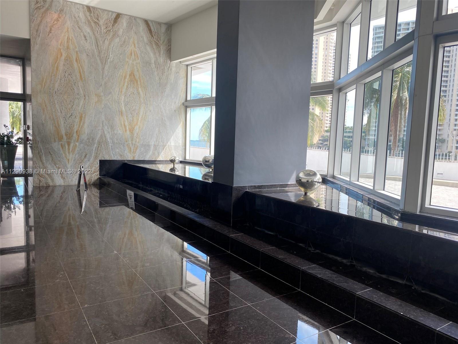 325 S Biscayne Blvd # 1520