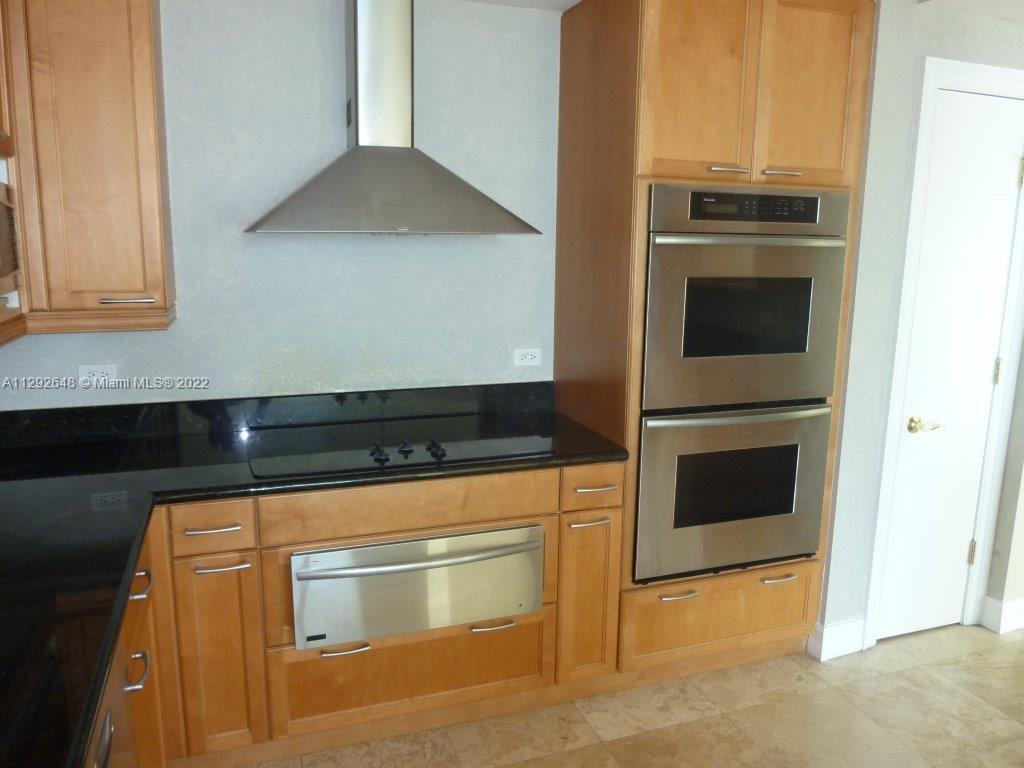 3201 NE 183rd St # 2502