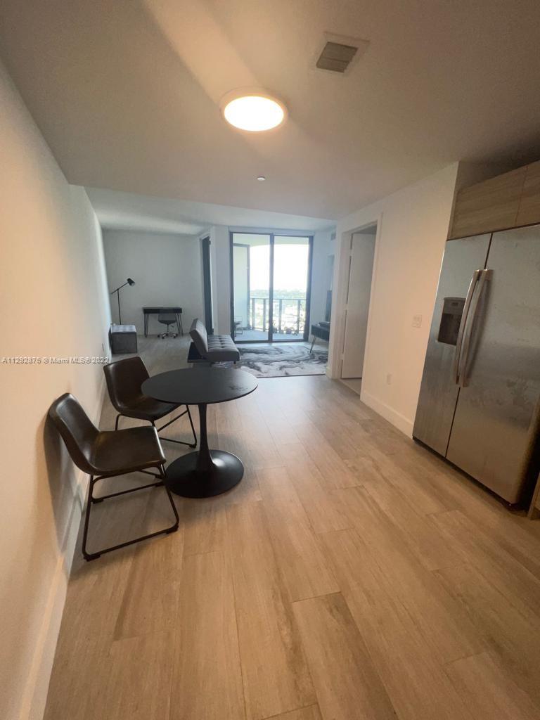 121 NE 34th St # 2014