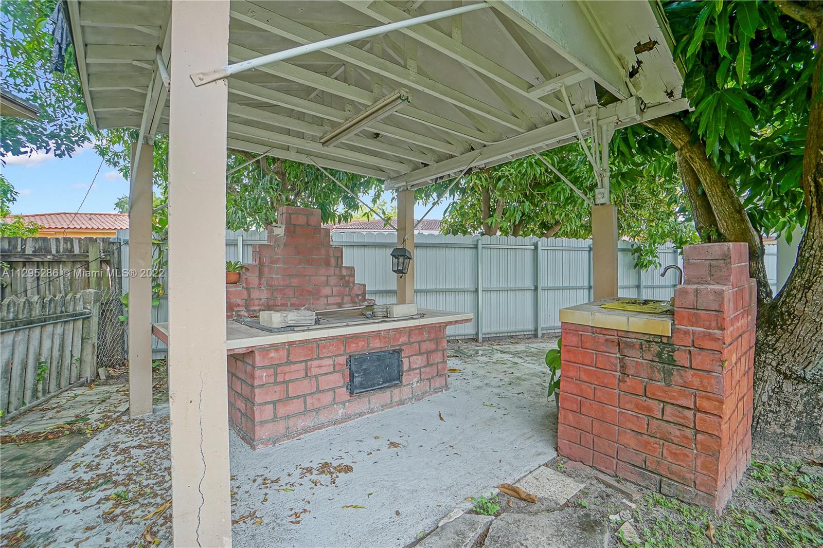 131 SW 51st Pl