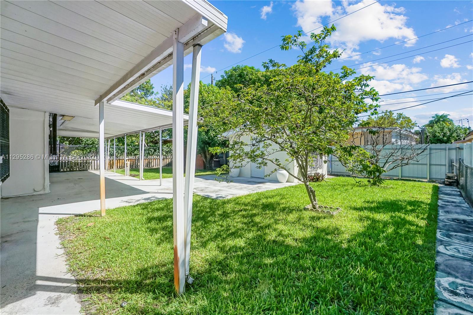 131 SW 51st Pl