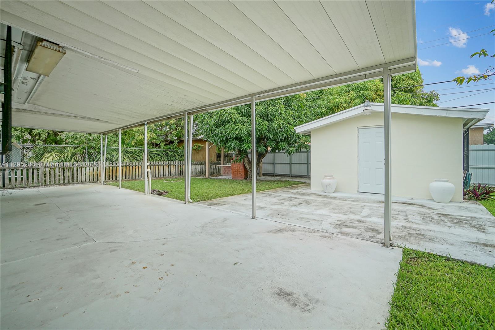 131 SW 51st Pl