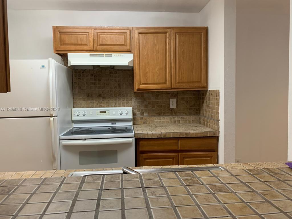 4079 NW 87th Ave # 4079