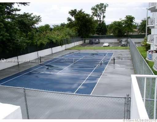 498 NW 165th Street Rd # 106 Unit: D-106