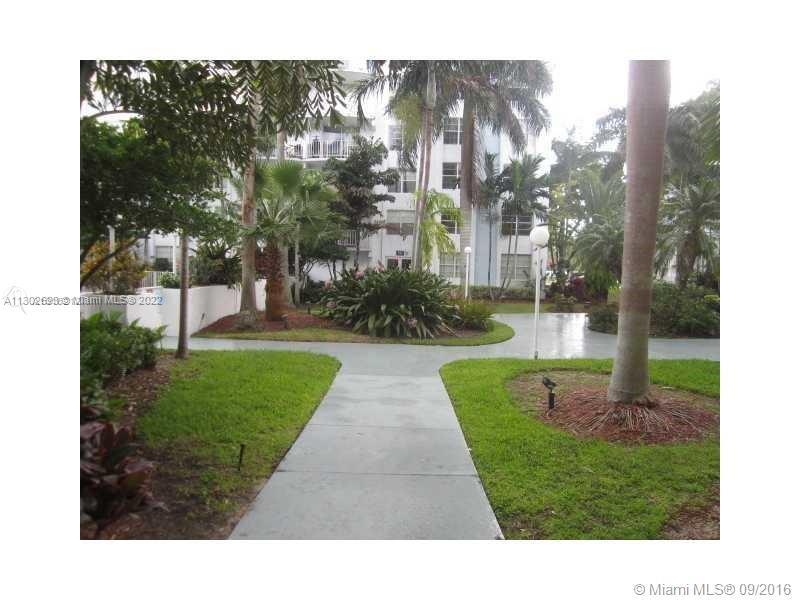 498 NW 165th Street Rd # 106 Unit: D-106