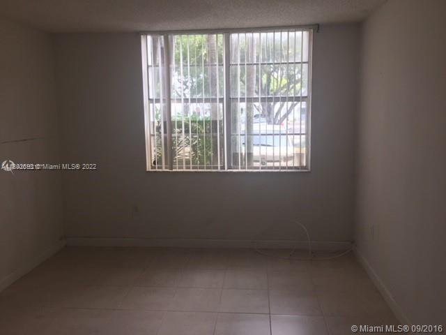498 NW 165th Street Rd # 106 Unit: D-106