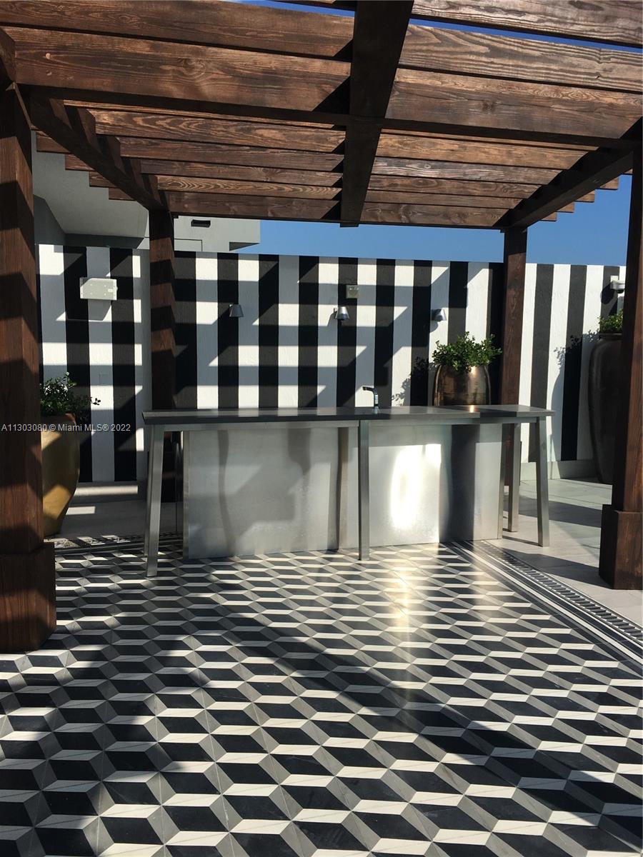 1300 S MIAMI AV Unit: 4411