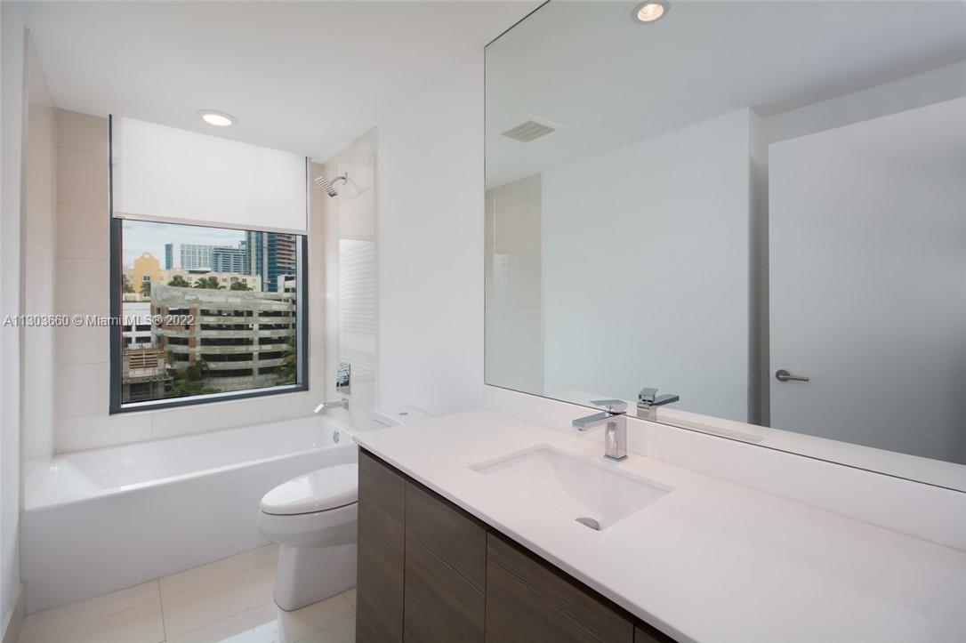 460 NE 28 ST # 501