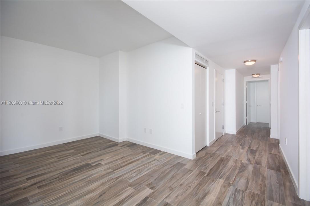 460 NE 28 ST # 501