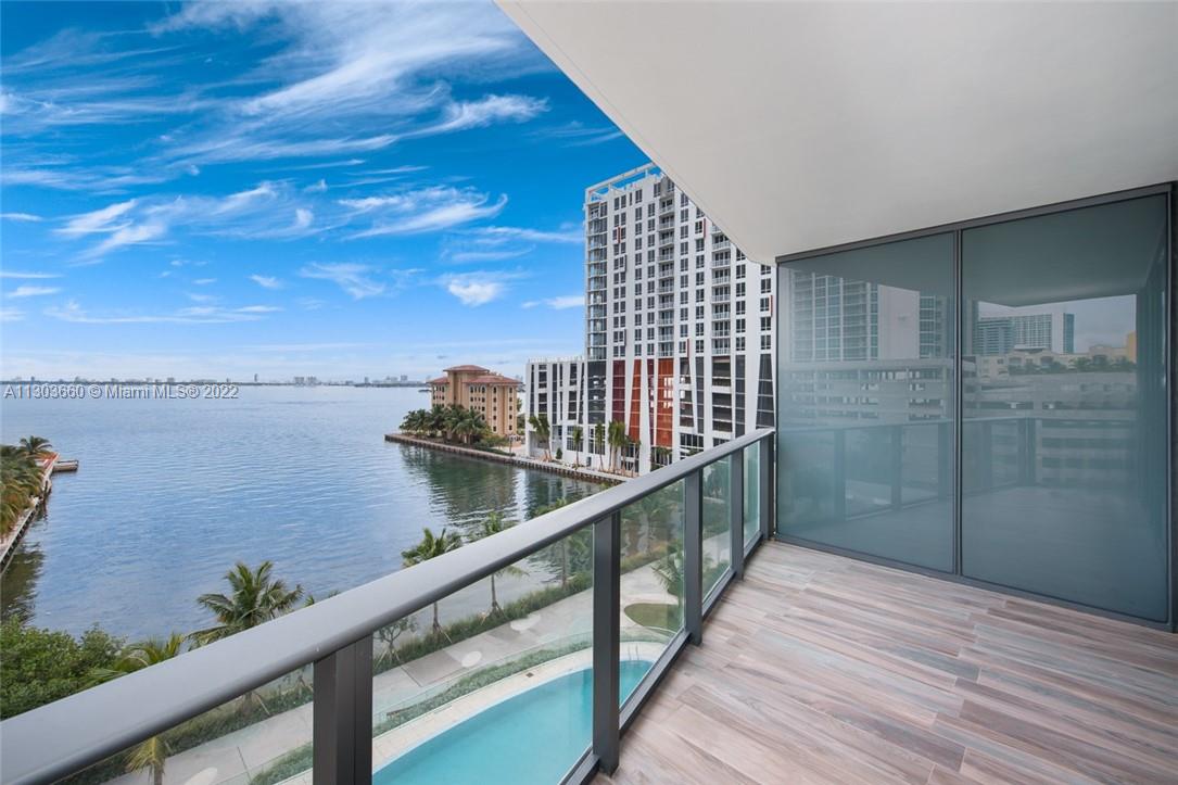 460 NE 28 ST # 501