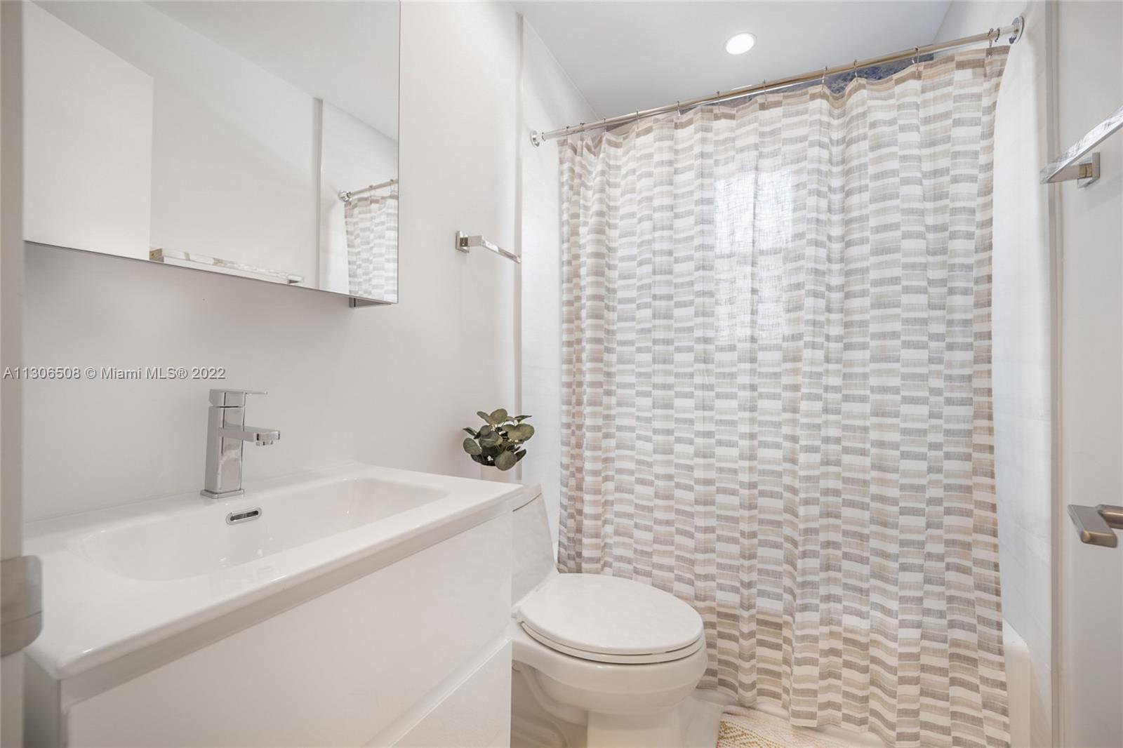 1407 Meridian Ave # 11