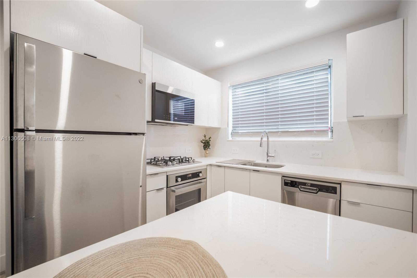 1407 Meridian Ave # 11