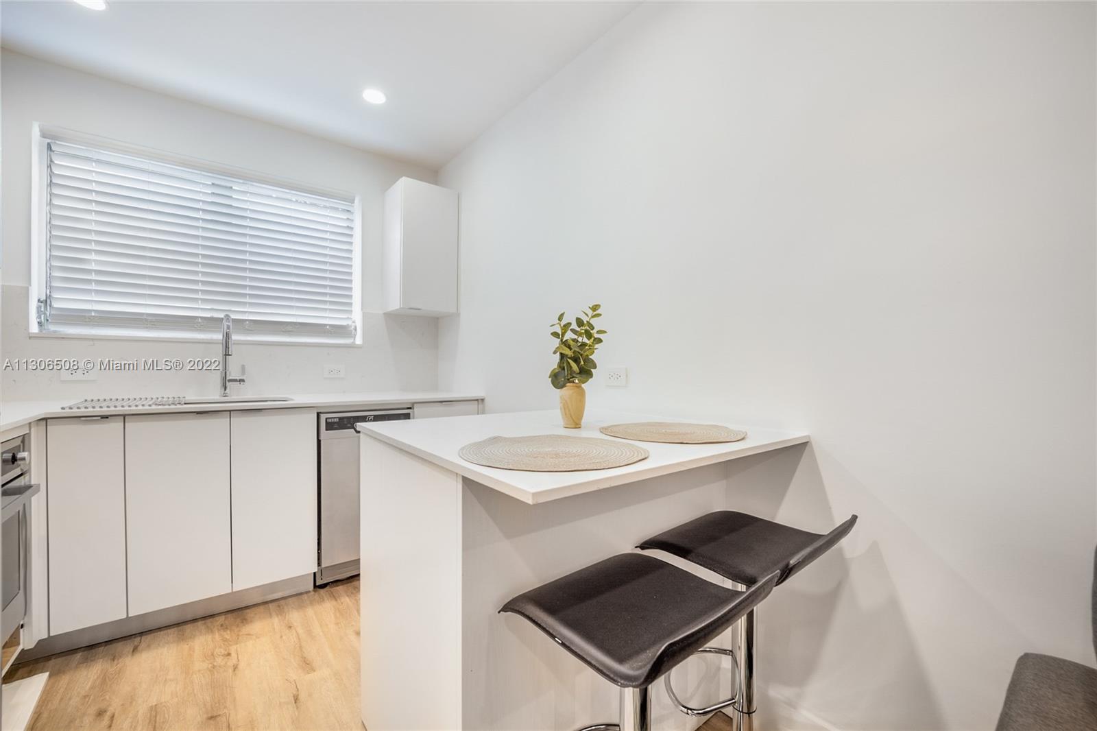 1407 Meridian Ave # 11