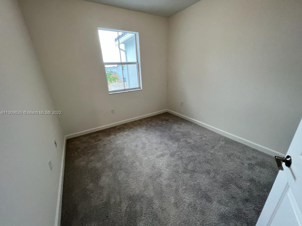 1050 SE 26th Ter # 1050