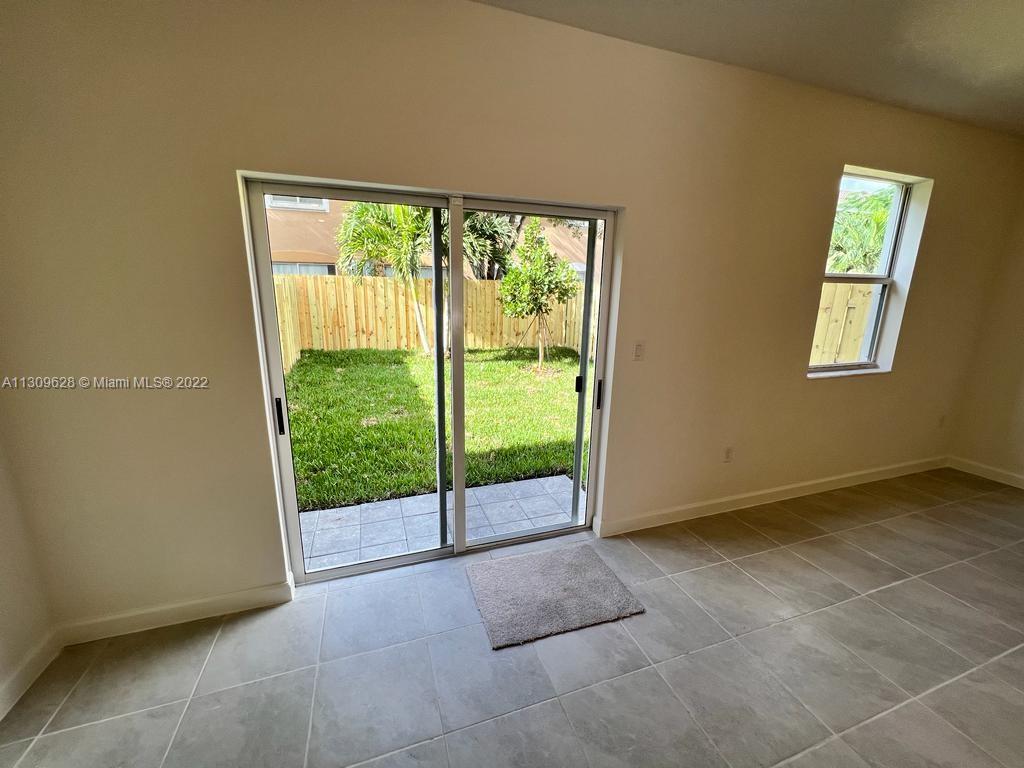 1050 SE 26th Ter # 1050
