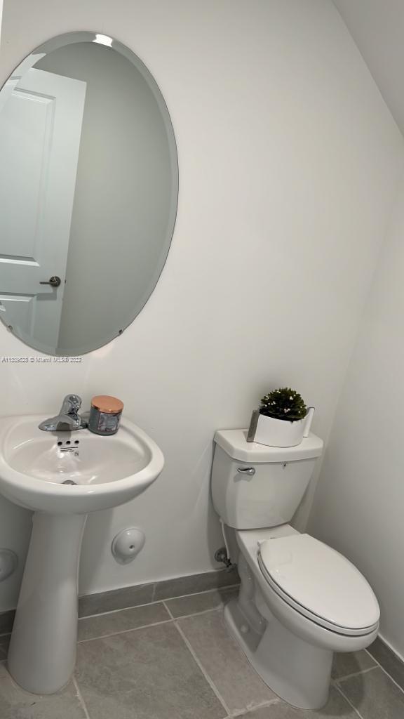 1050 SE 26th Ter # 1050