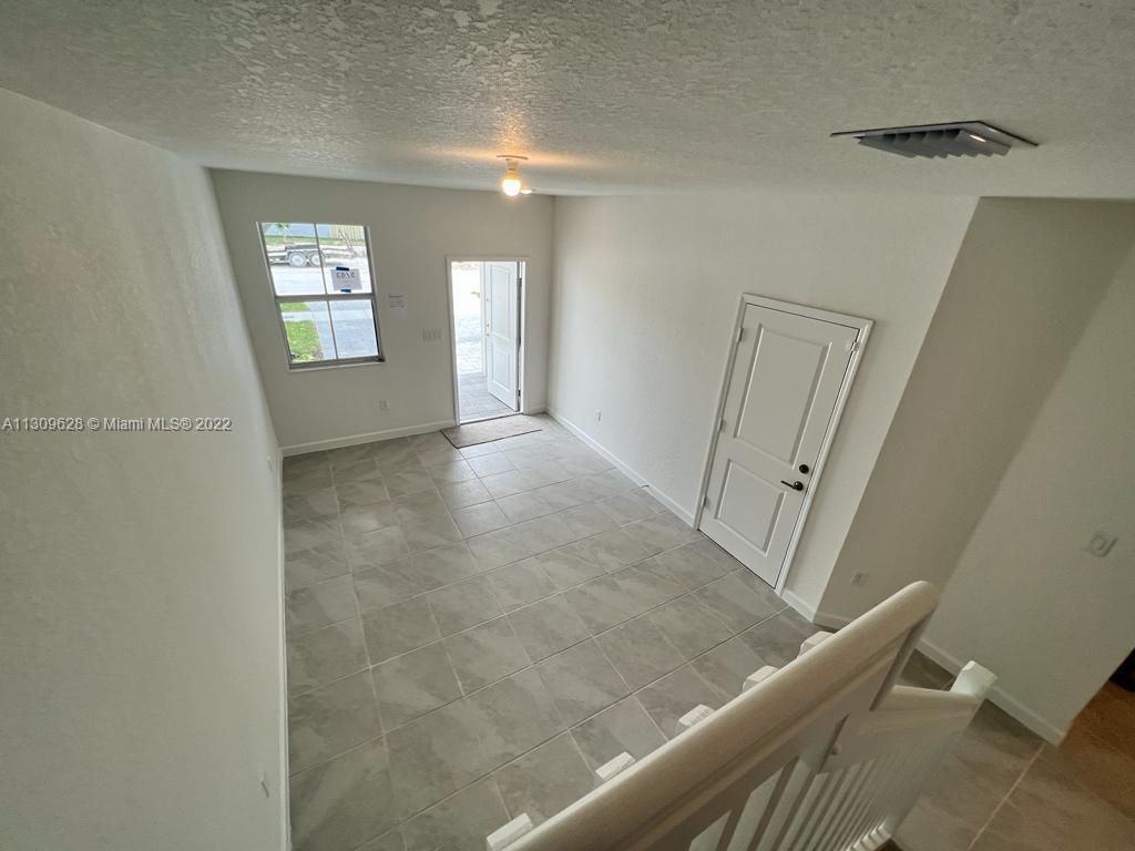 1050 SE 26th Ter # 1050