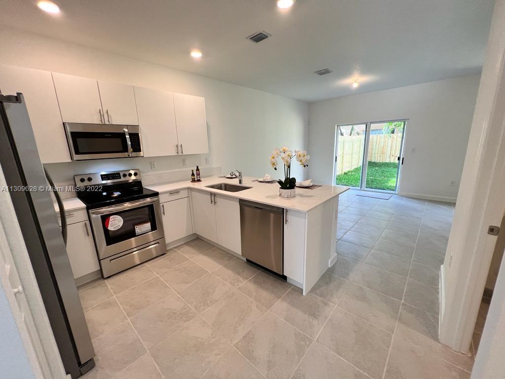 1050 SE 26th Ter # 1050