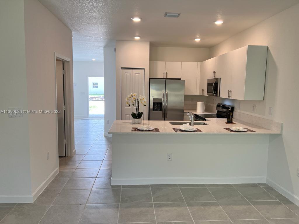 1050 SE 26th Ter # 1050