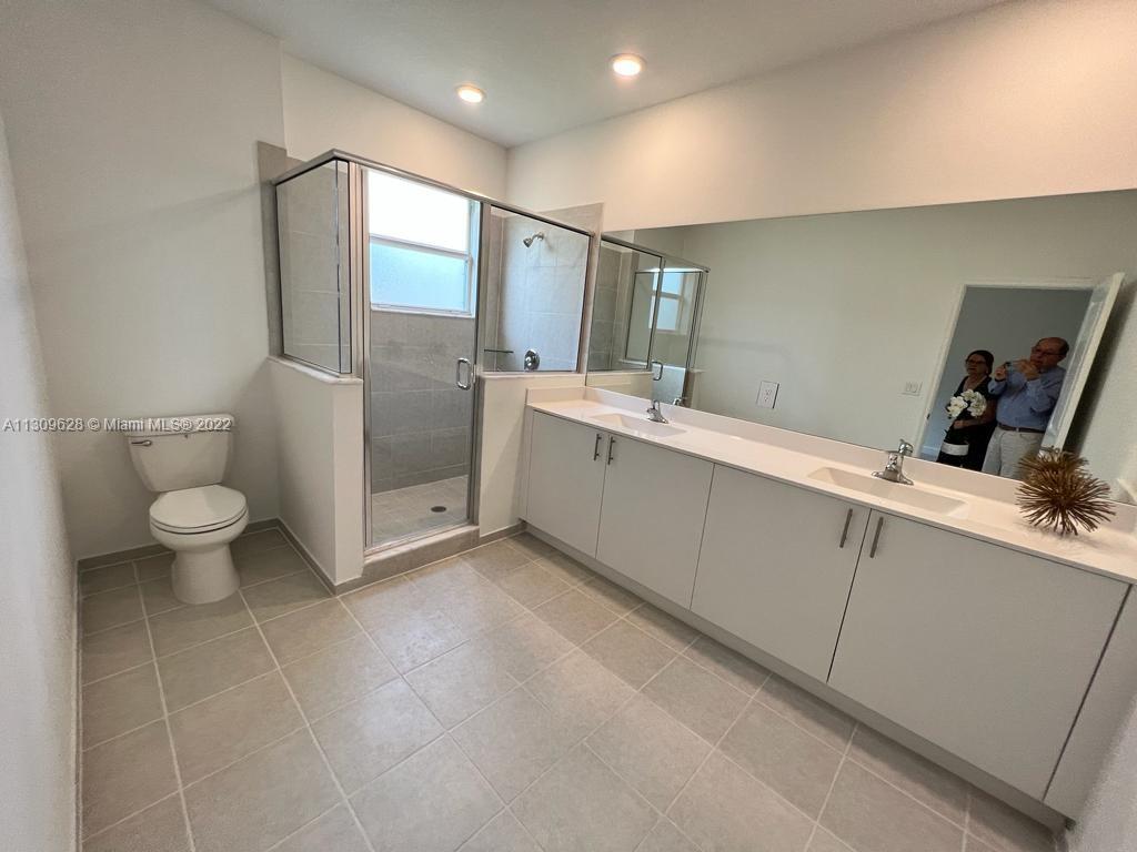 1050 SE 26th Ter # 1050