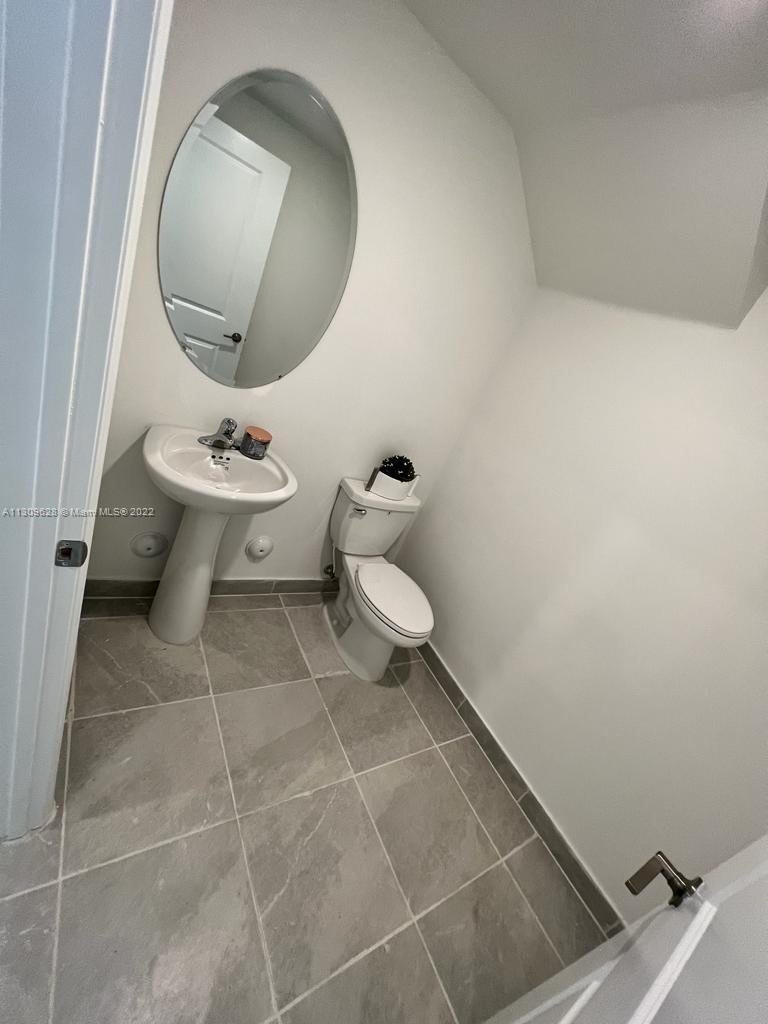 1050 SE 26th Ter # 1050